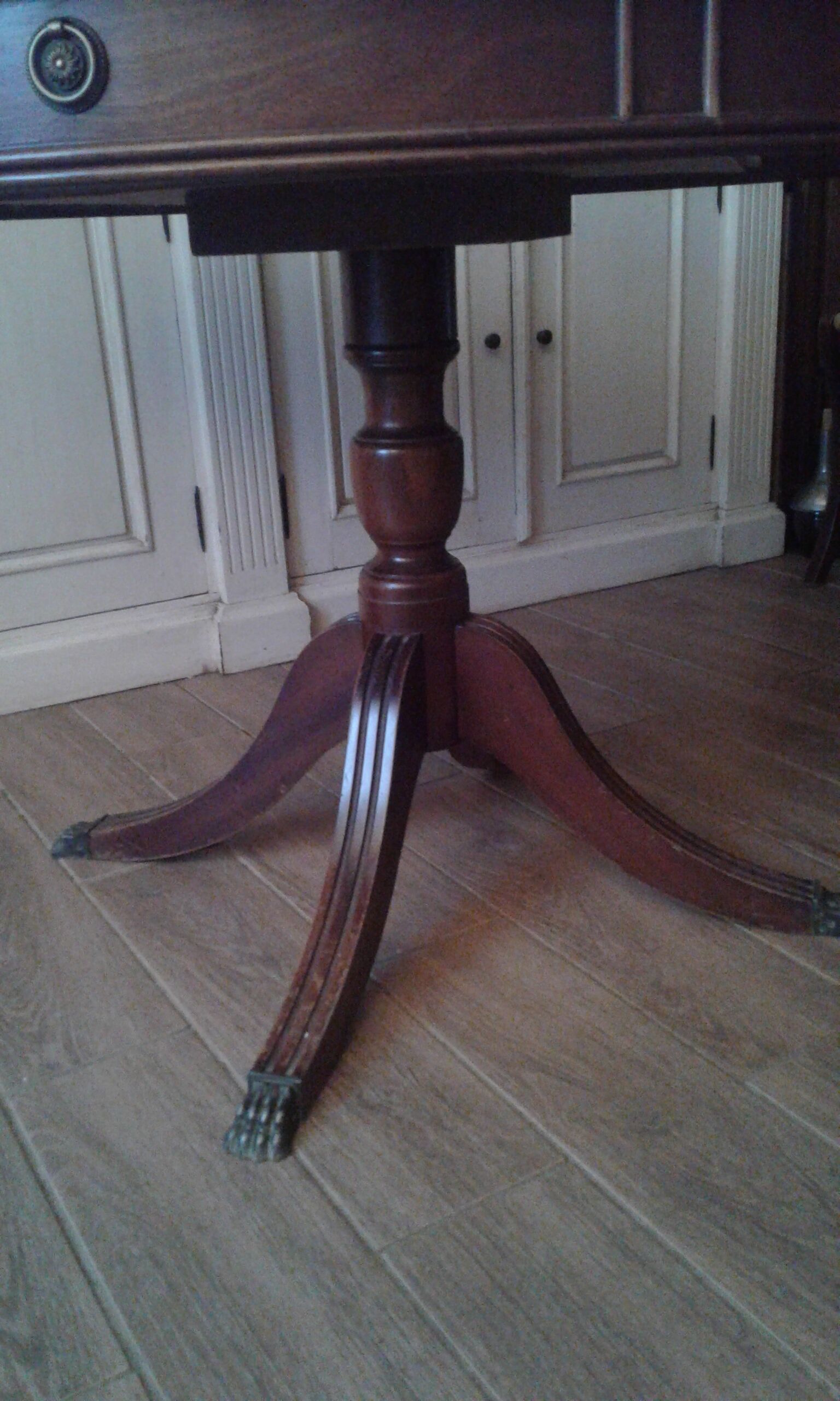 Dining room's table and 4 chairs, english style