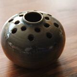 Boule pique-fleur en grès Accolay