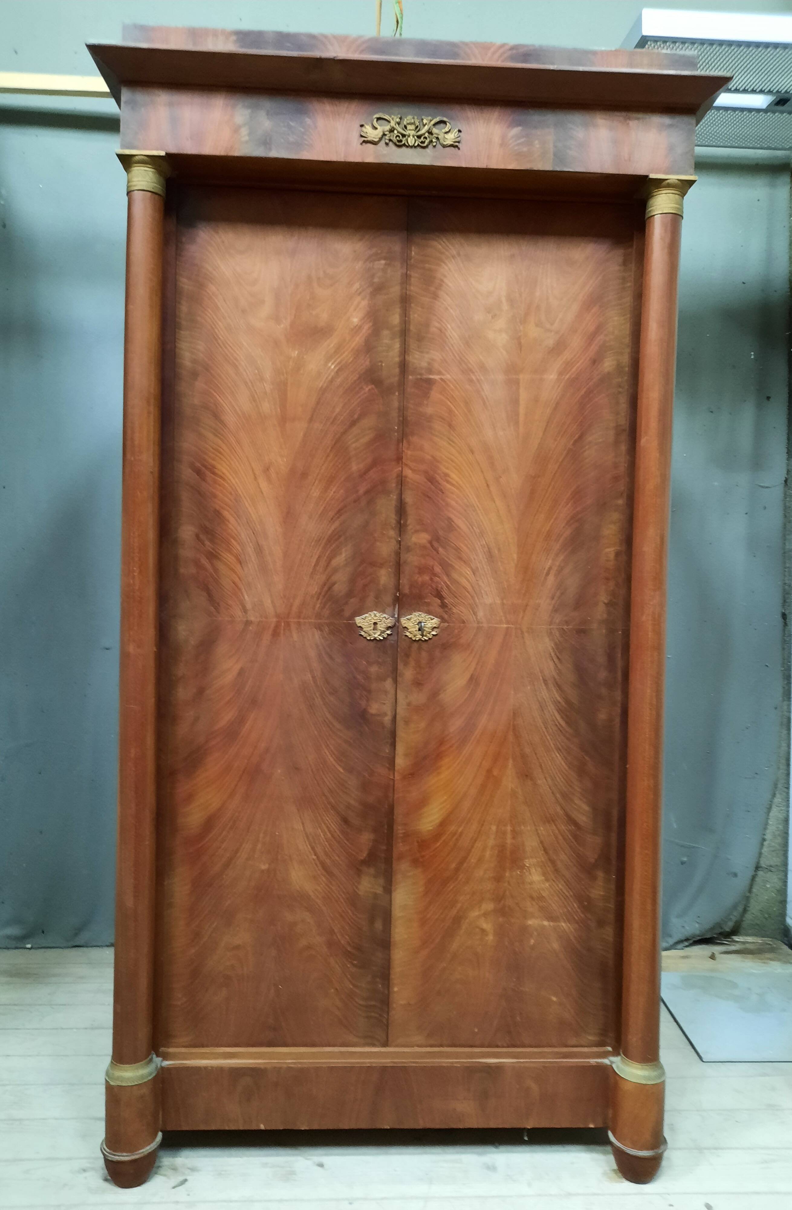 2-door empire wardrobe