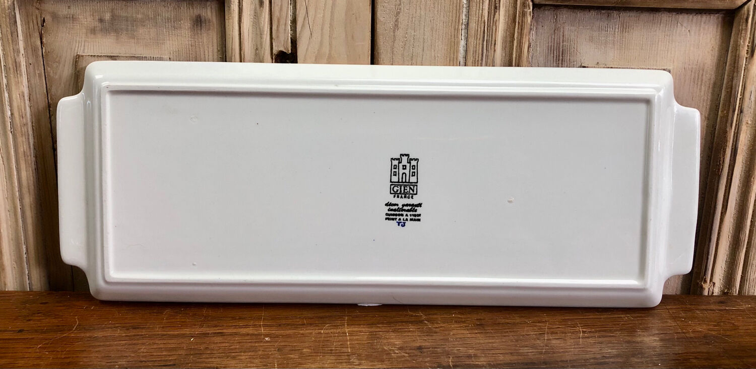 Cake dish cake Gien Renaissance blue background