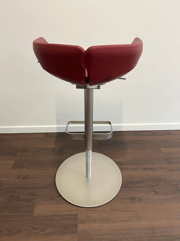 Wagner W Club stool
