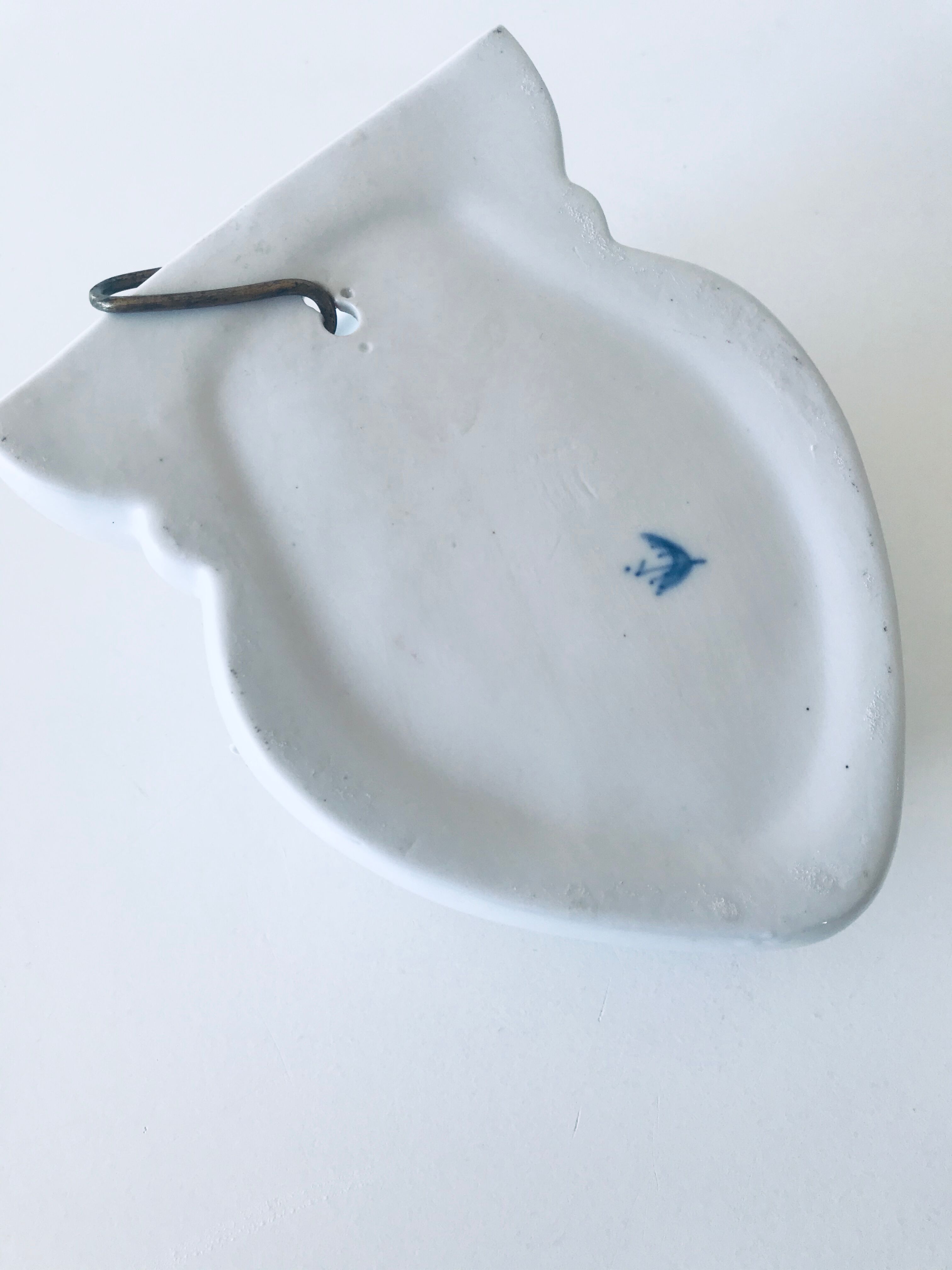 Ex-voto porcelain vase