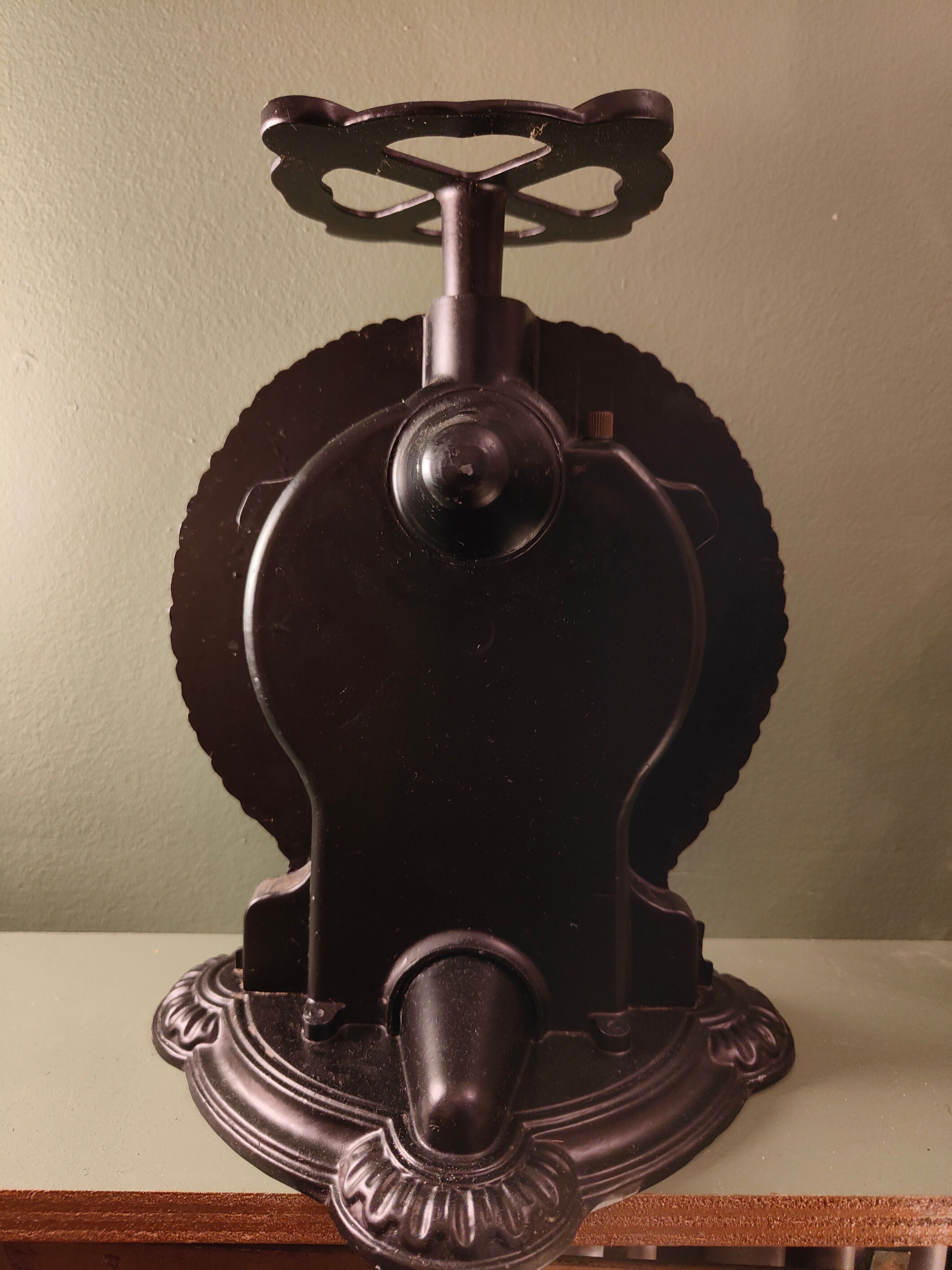 Old household scale "salter family scale n° 45"