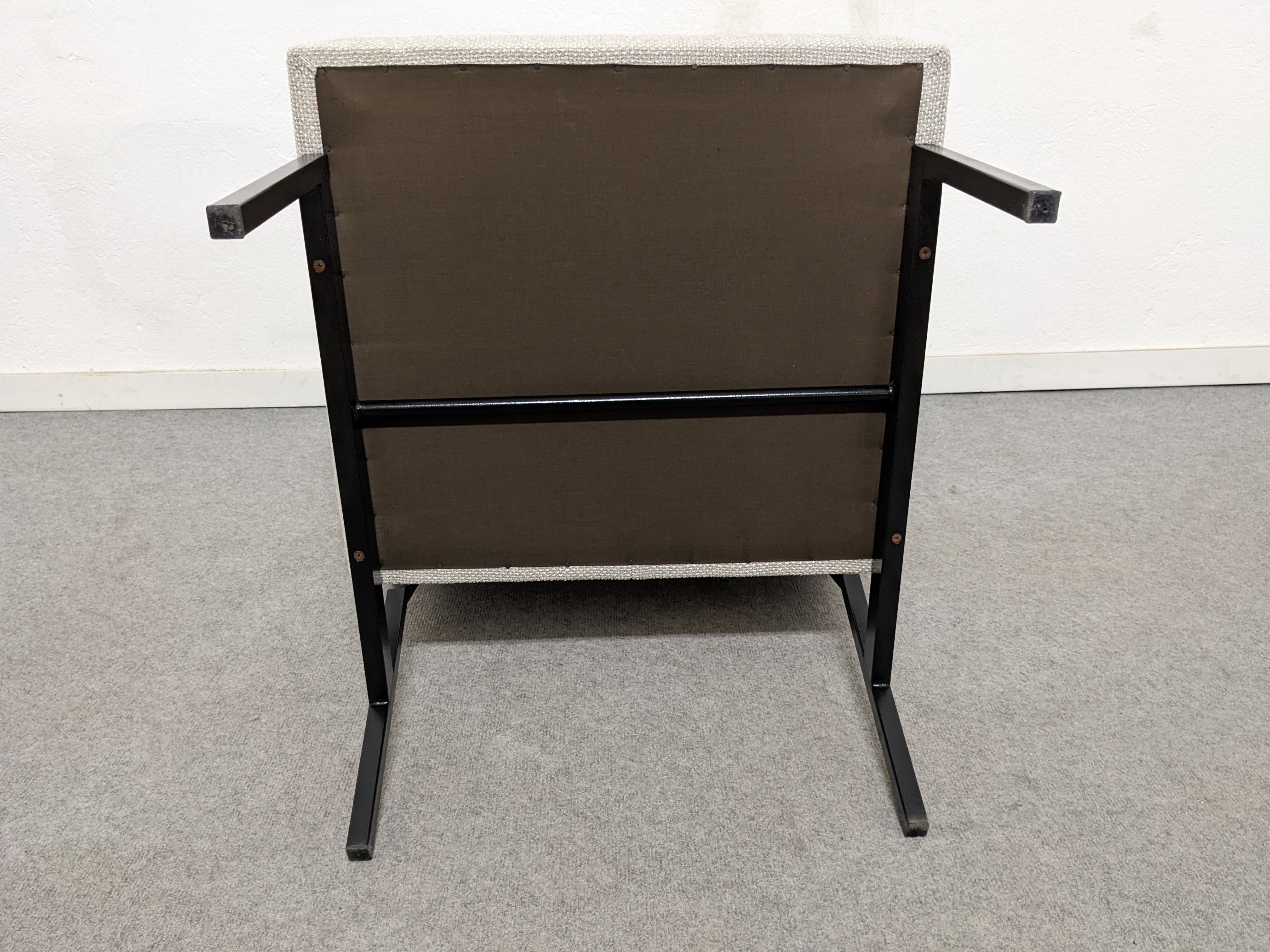 Series of 3 modernist drivers of the 50s /60s and their ottomans