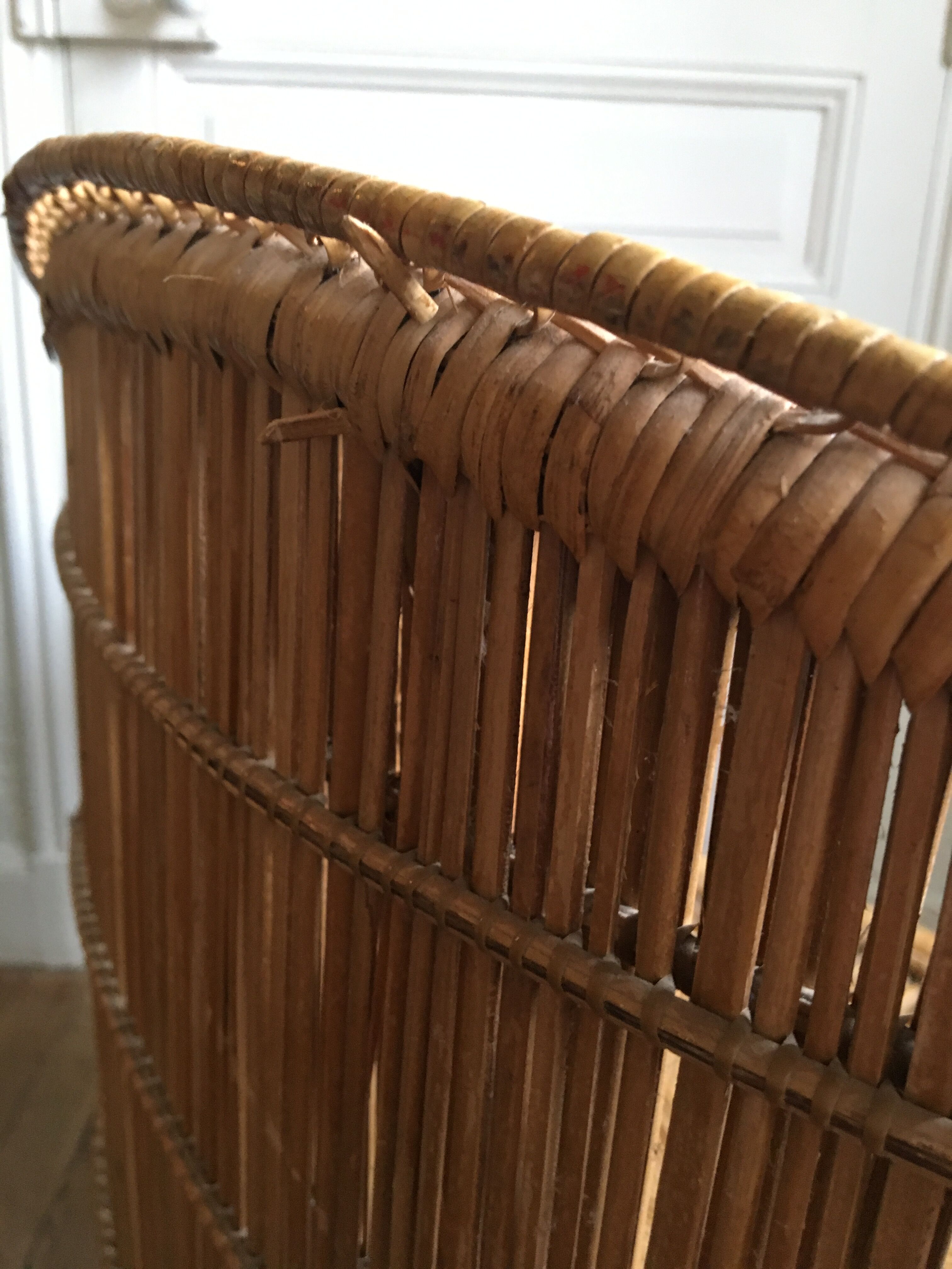 Rattan armchair with tablet