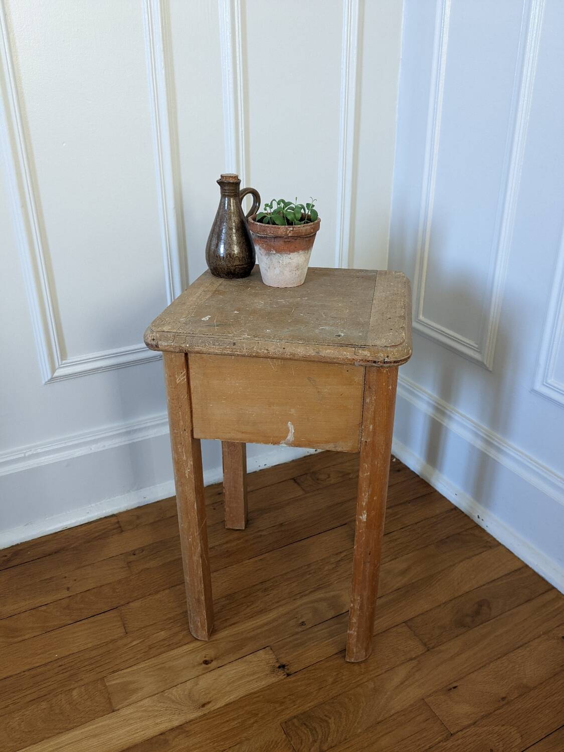 Painter's chest stool