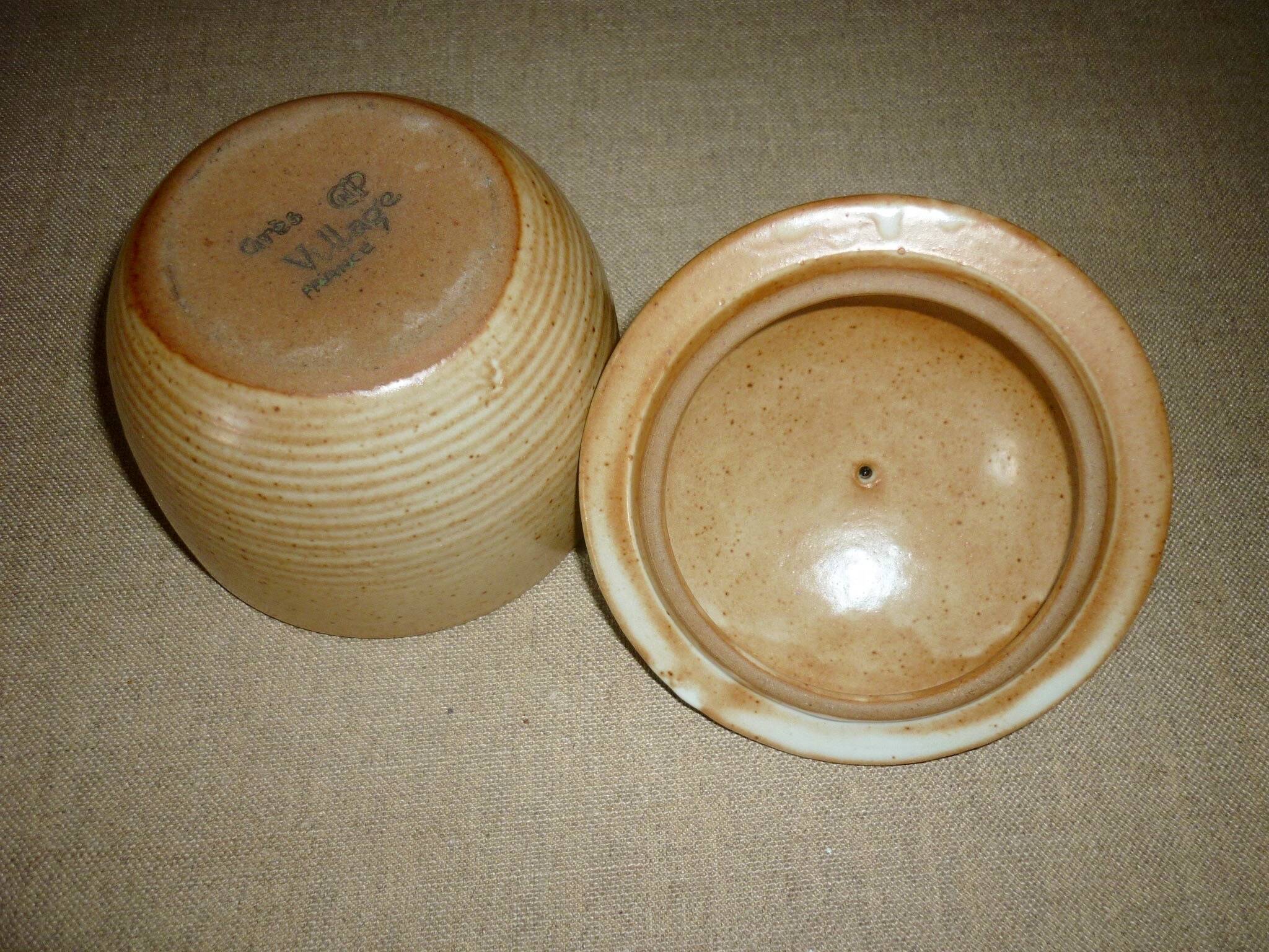 Covered sugar bowl in stoneware CNP Village France