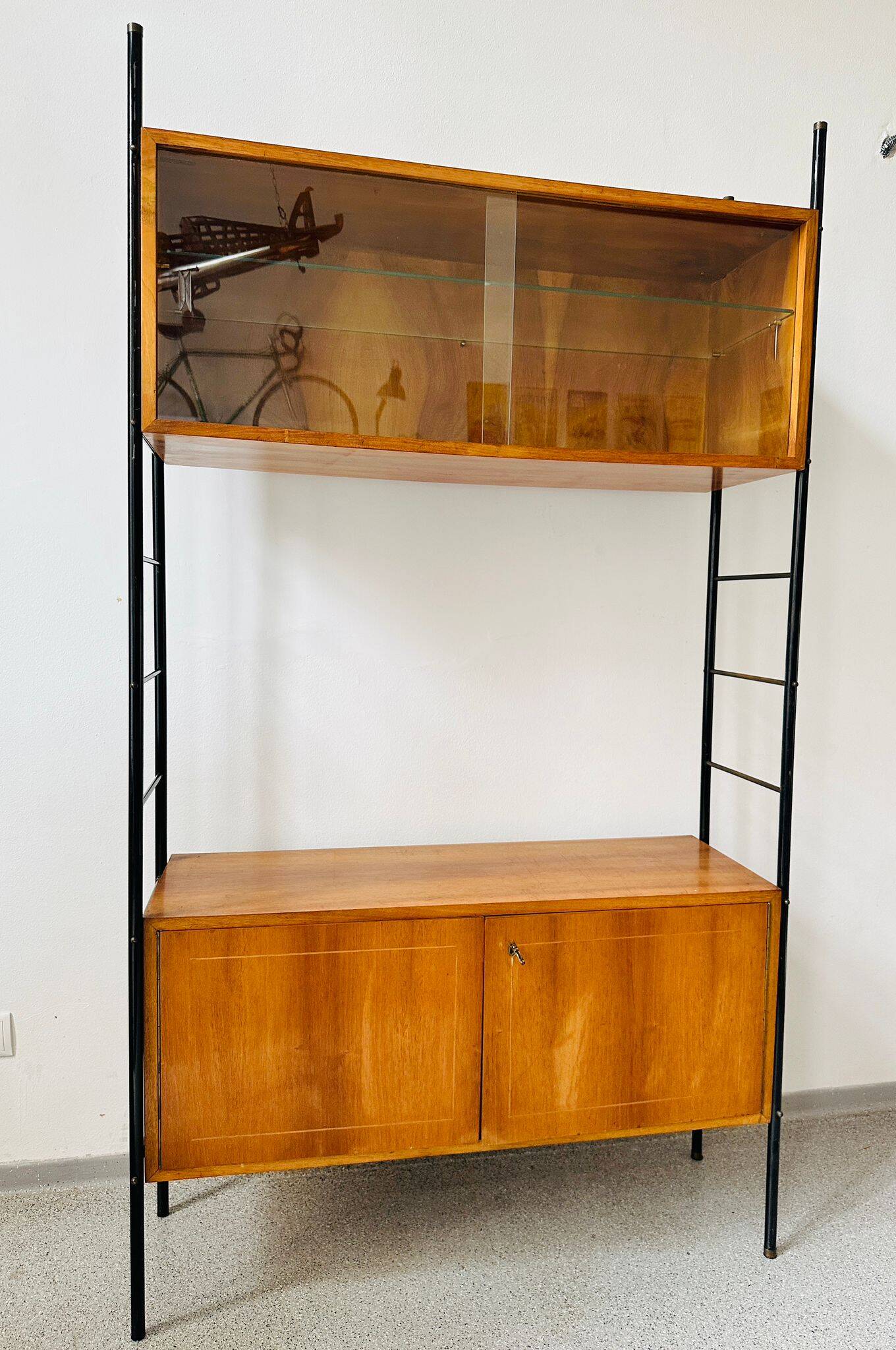 Mid-Century ladder shelving unit from the 1950s–60s