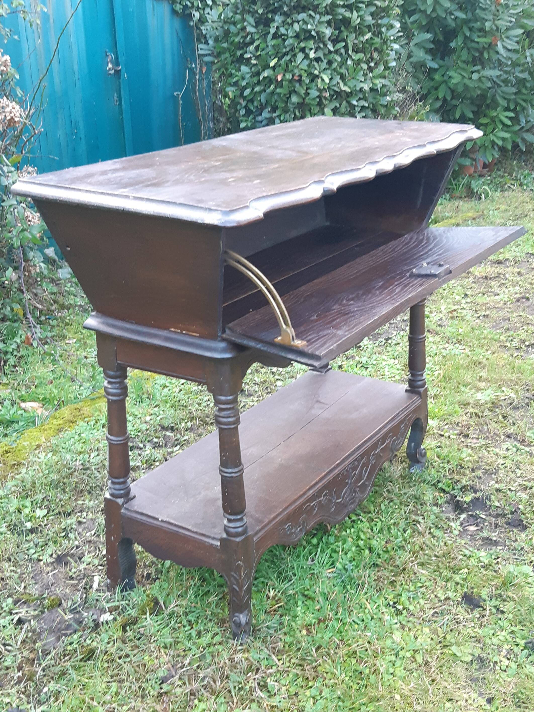 Provençal oak kneading trough