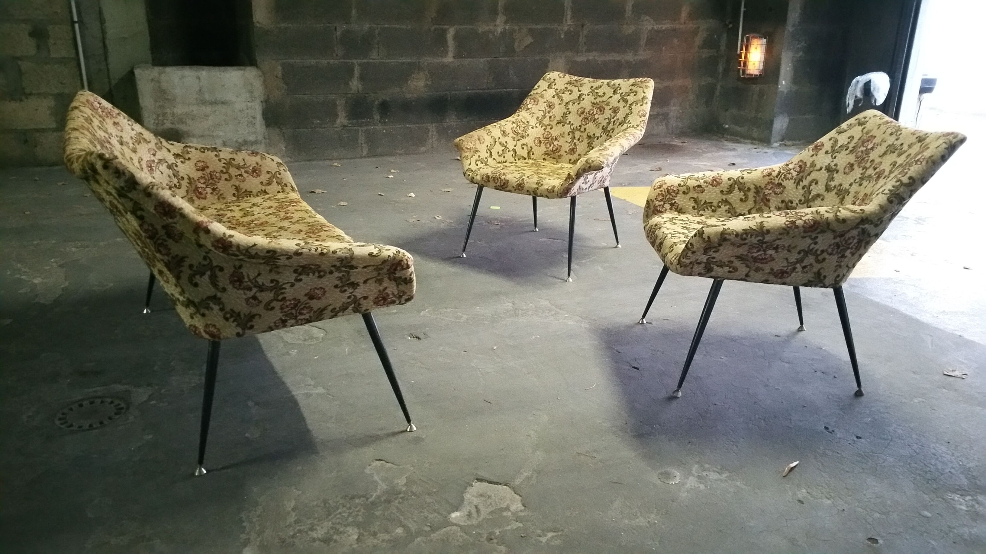 1 sofa and 2 Chair 50 years