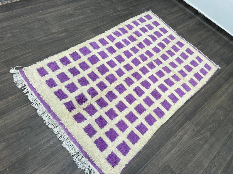 Handmade Berber rug in pure wool, size 150 x 250 cm