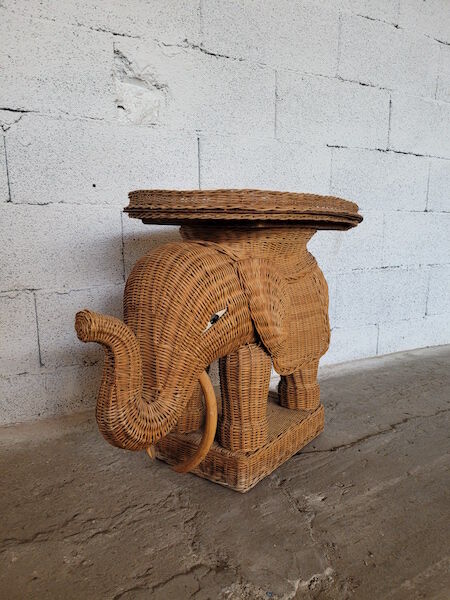 End of sofa in the shape of an elephant in rattan in the taste of Viva Del Sud 1970