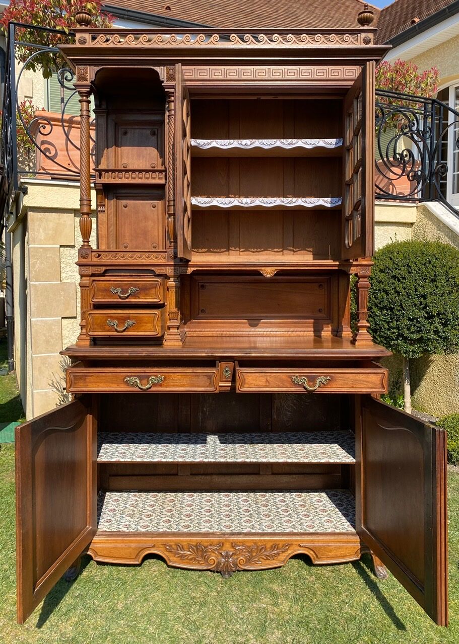 Buffet en noyer style Louis XV /Louis XVI