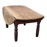 Folding oval coffee table