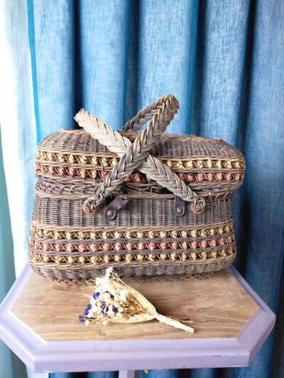 Braided wicker shopping basket