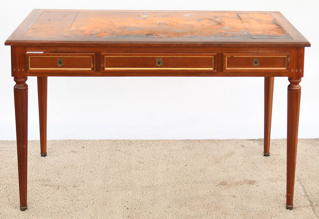 Bureau plat de style Louis XVI
