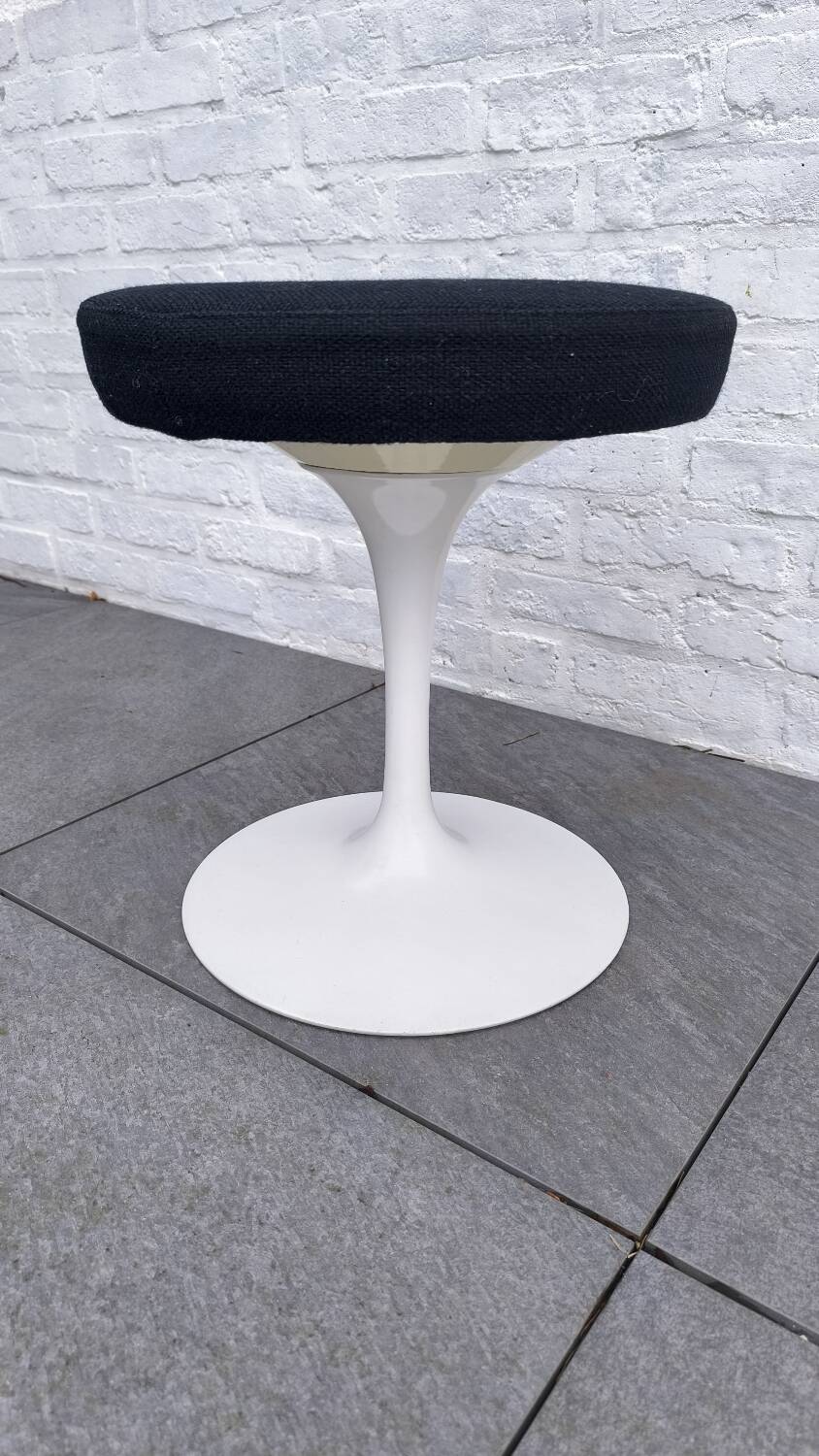 Knoll International Eero Saarinen stool 1970