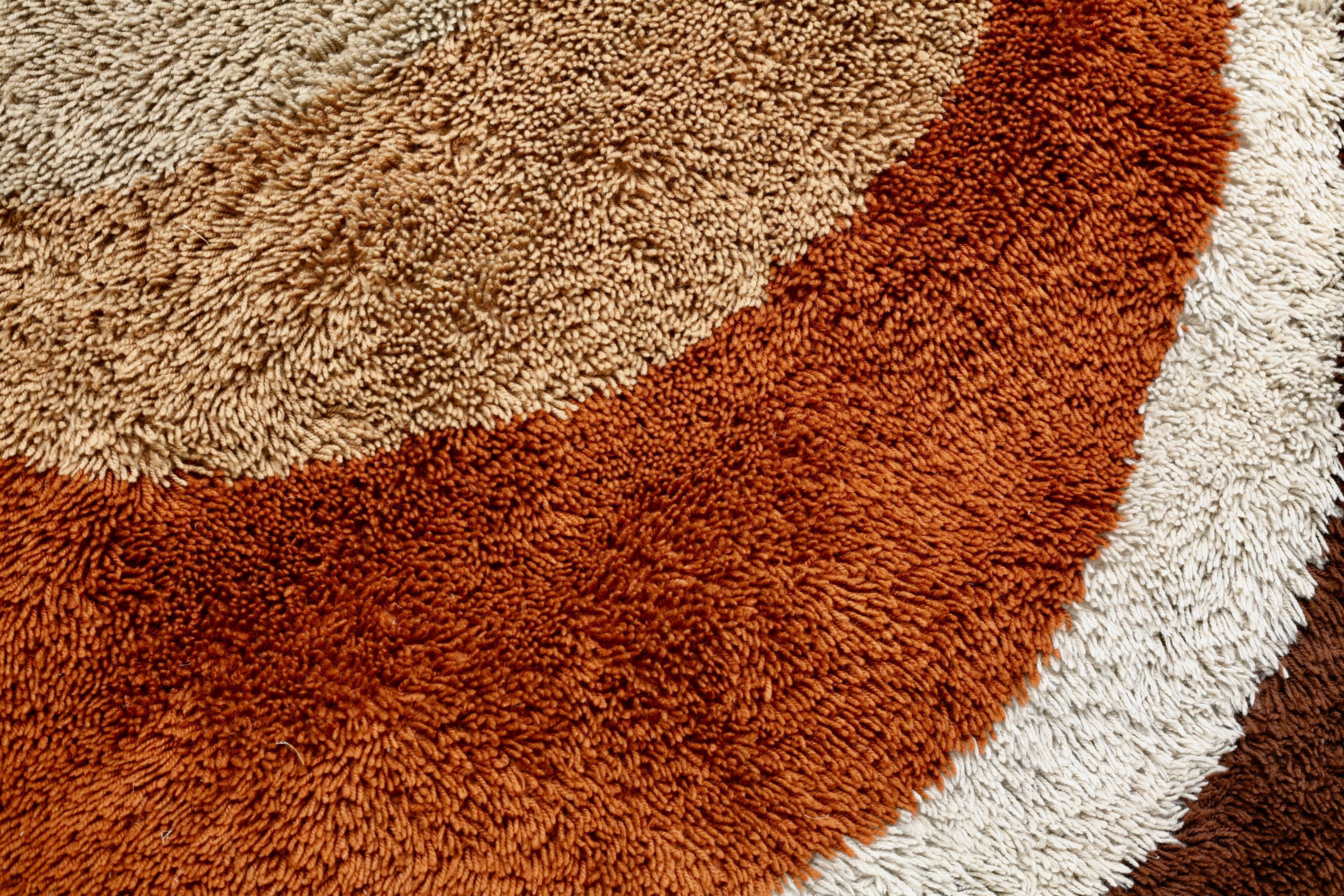 Round carpet Desso kinetic, wool, Netherlands, circa 1970