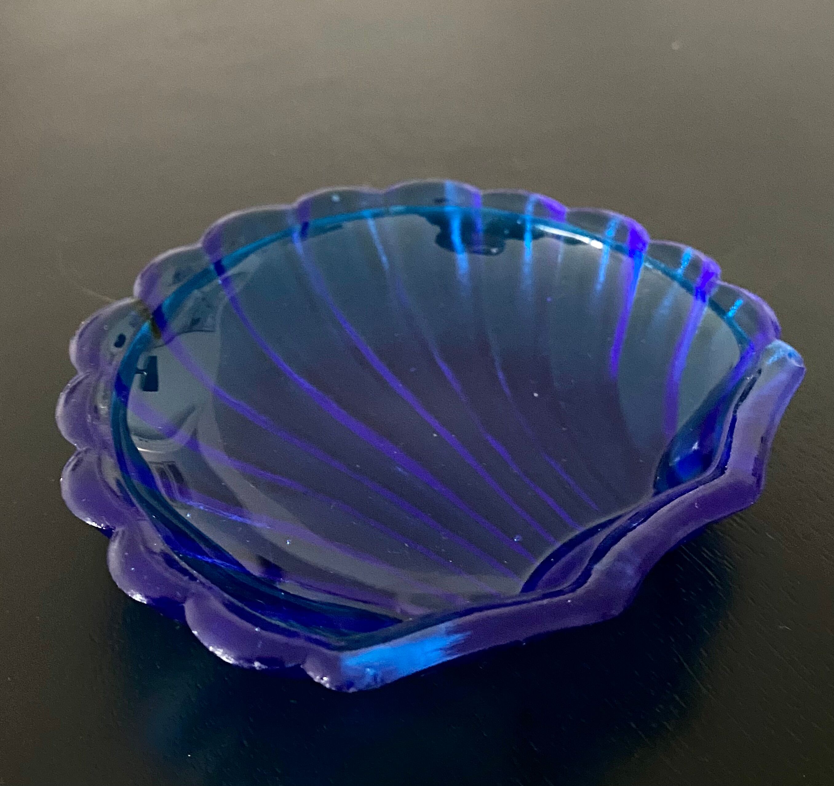 Stainless steel shell butter dish