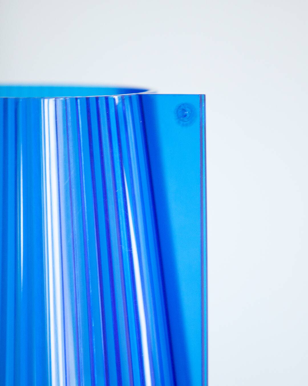 Kartell Take blue lamp