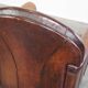 Fauteuil design en cuir de mouton aux finitions soignées et soignées