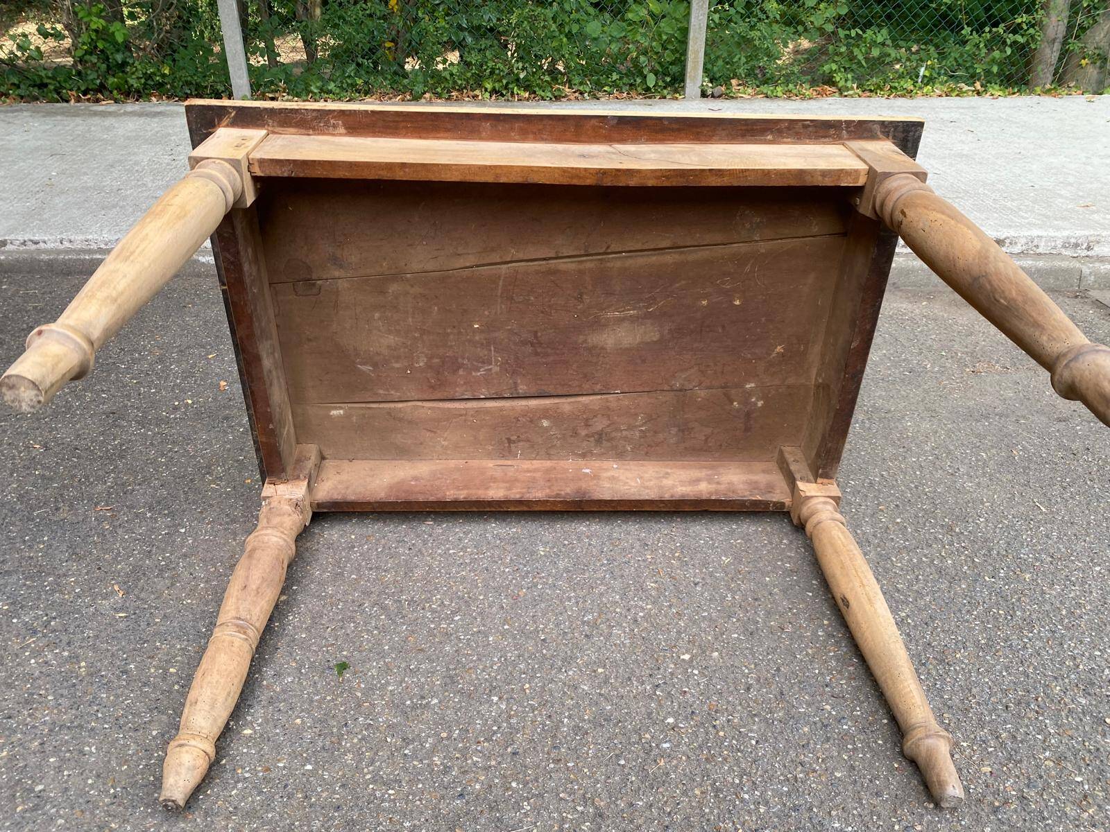 Petite table de ferme compacte 108x70cm décapée style campagne chic