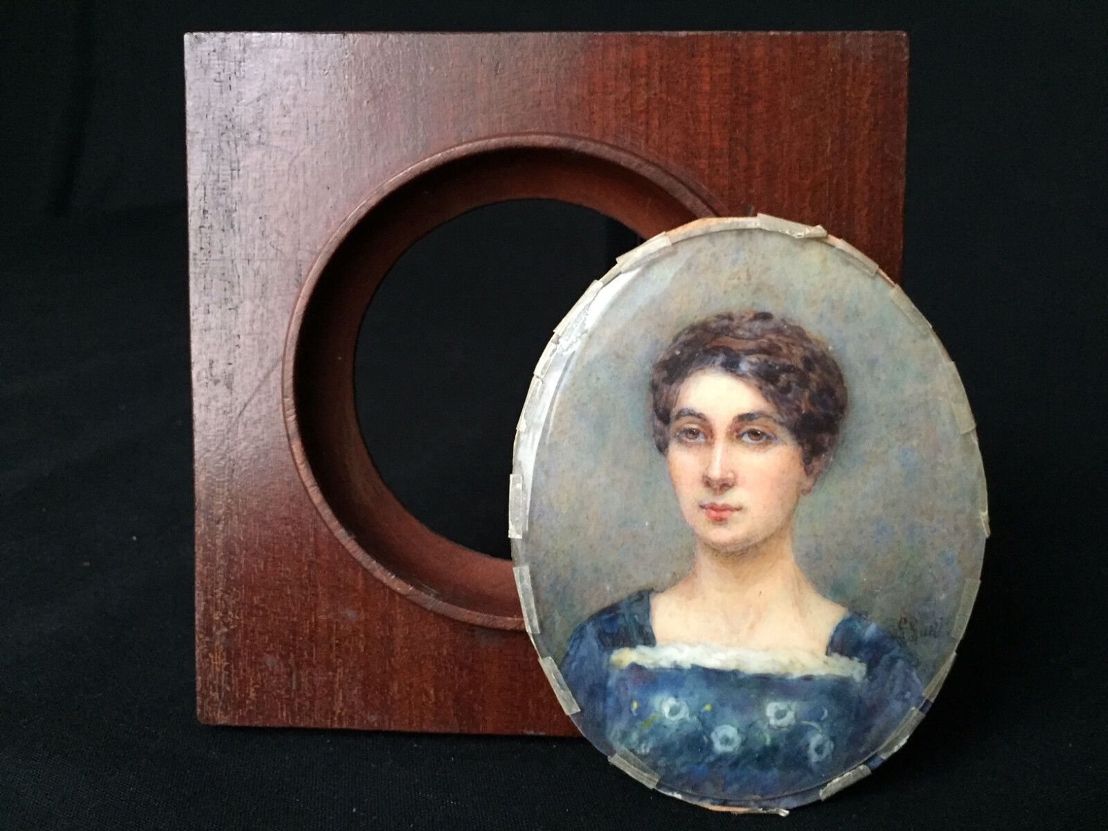 MINIATURE PORTRAIT WOMAN HAND PAINTED NINETEENTH CENTURY SUILEM