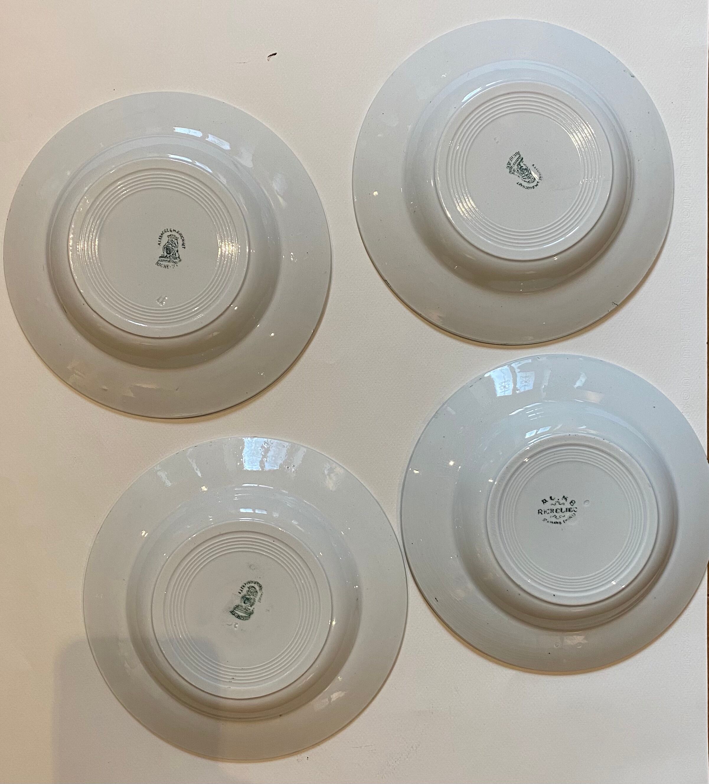 Set of 4 hollow plates, foliage decorations, Manufacture de St-Amand-les-Eaux