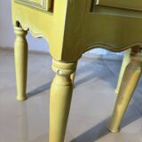 Paire de chevets vintage en bois sculpté – Finition jaune solei