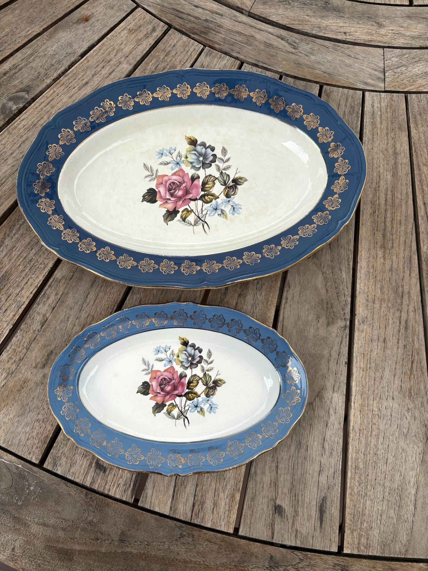 Oval plates L’Amandinoise