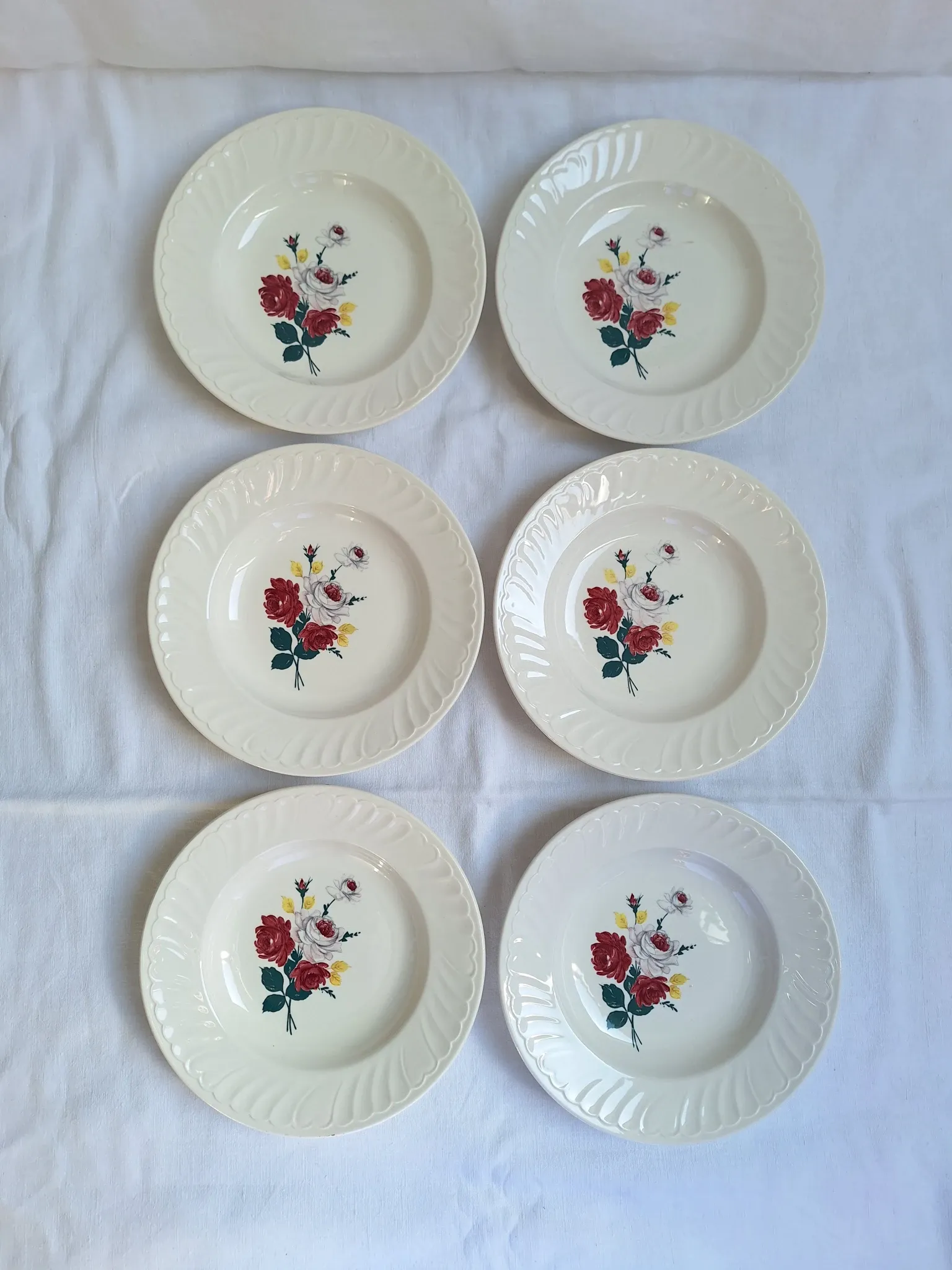 Assiettes creuses à fleurs