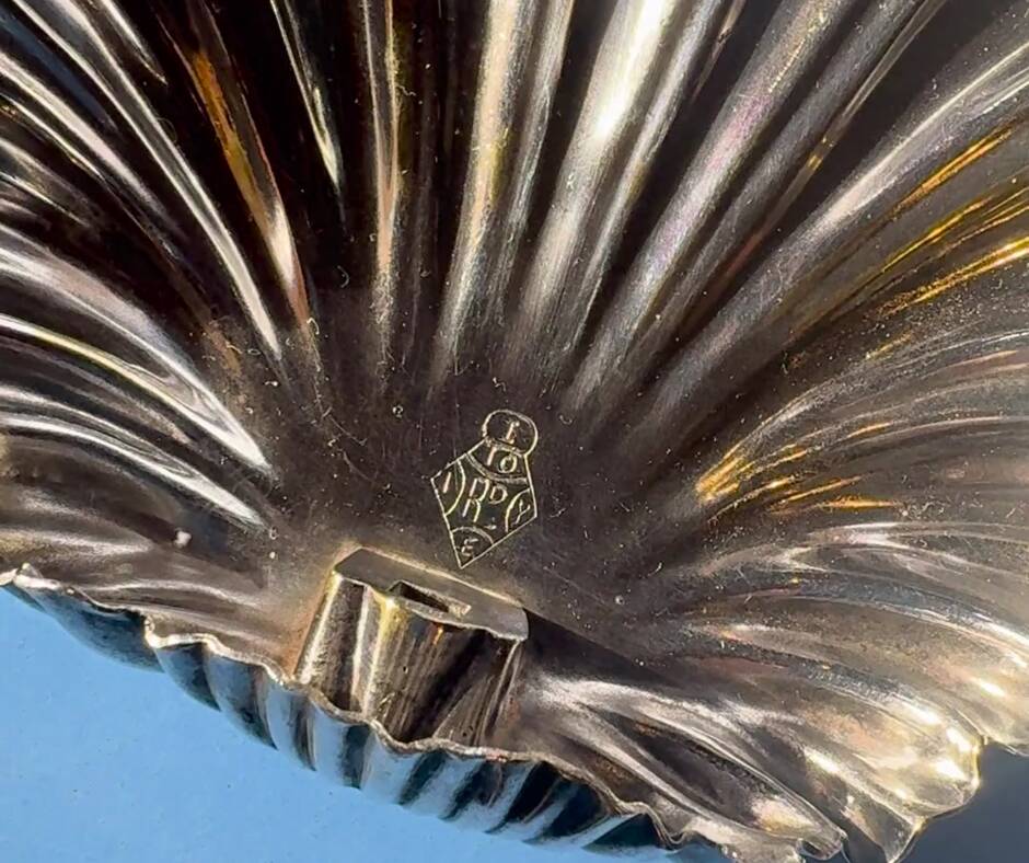 Paire d’appliques argentées, coquille Rococo, Angleterre 1879