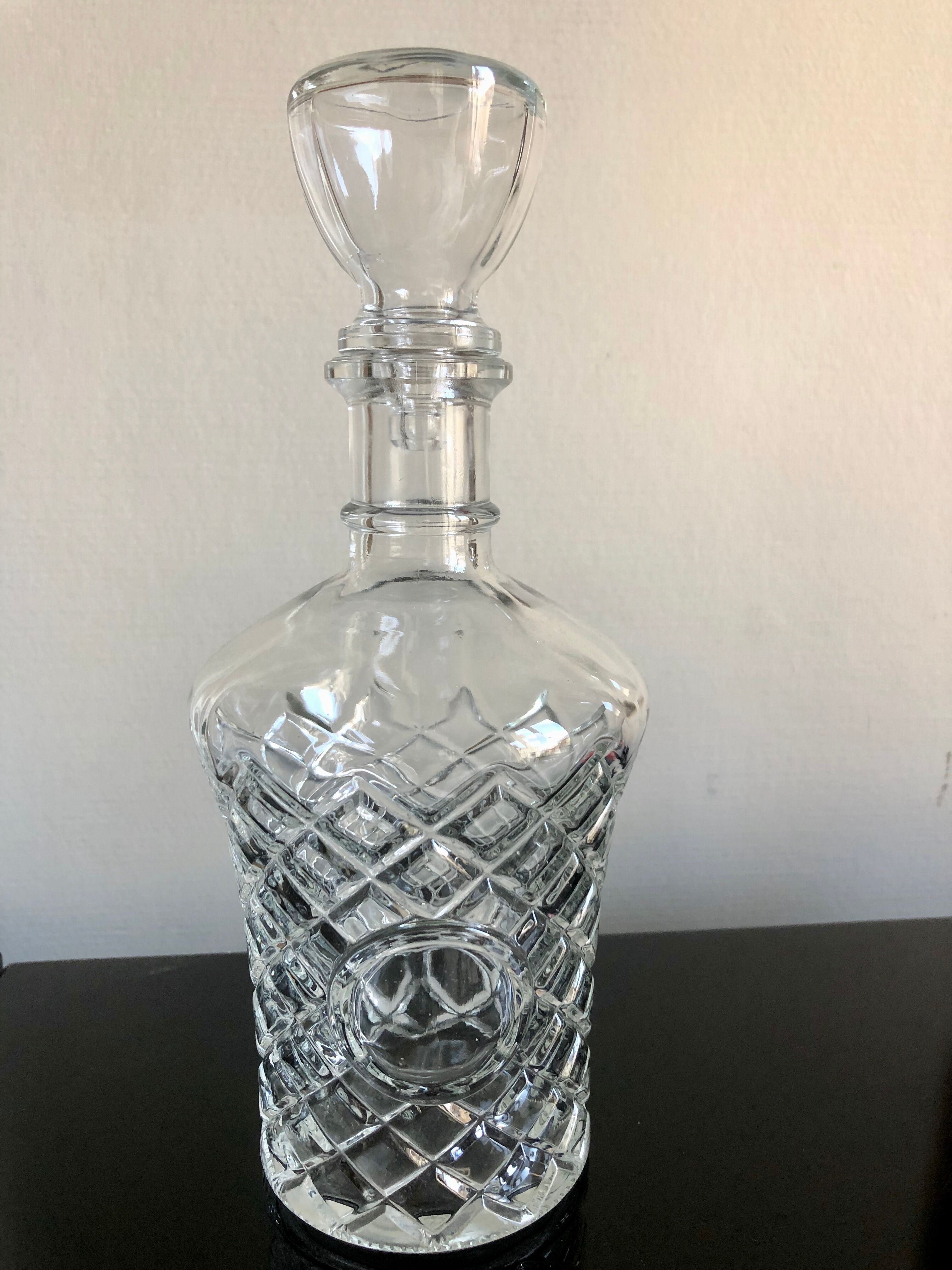 Carafe avec médaillon, verre taillé