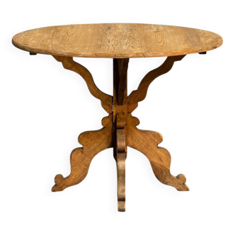 Round table in pitch pine and oak