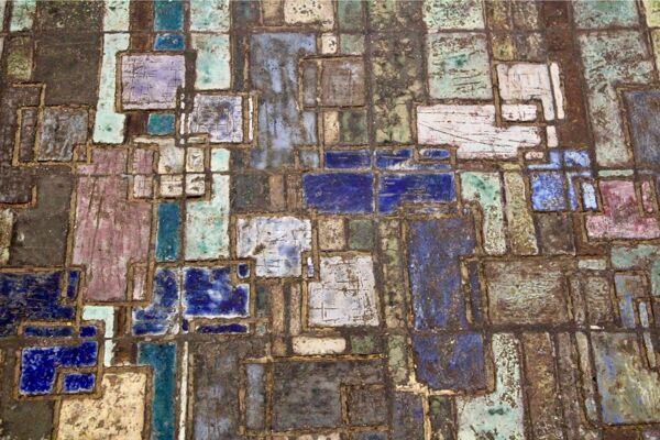 Table basse en mosaïque d'ardoise et de céramique