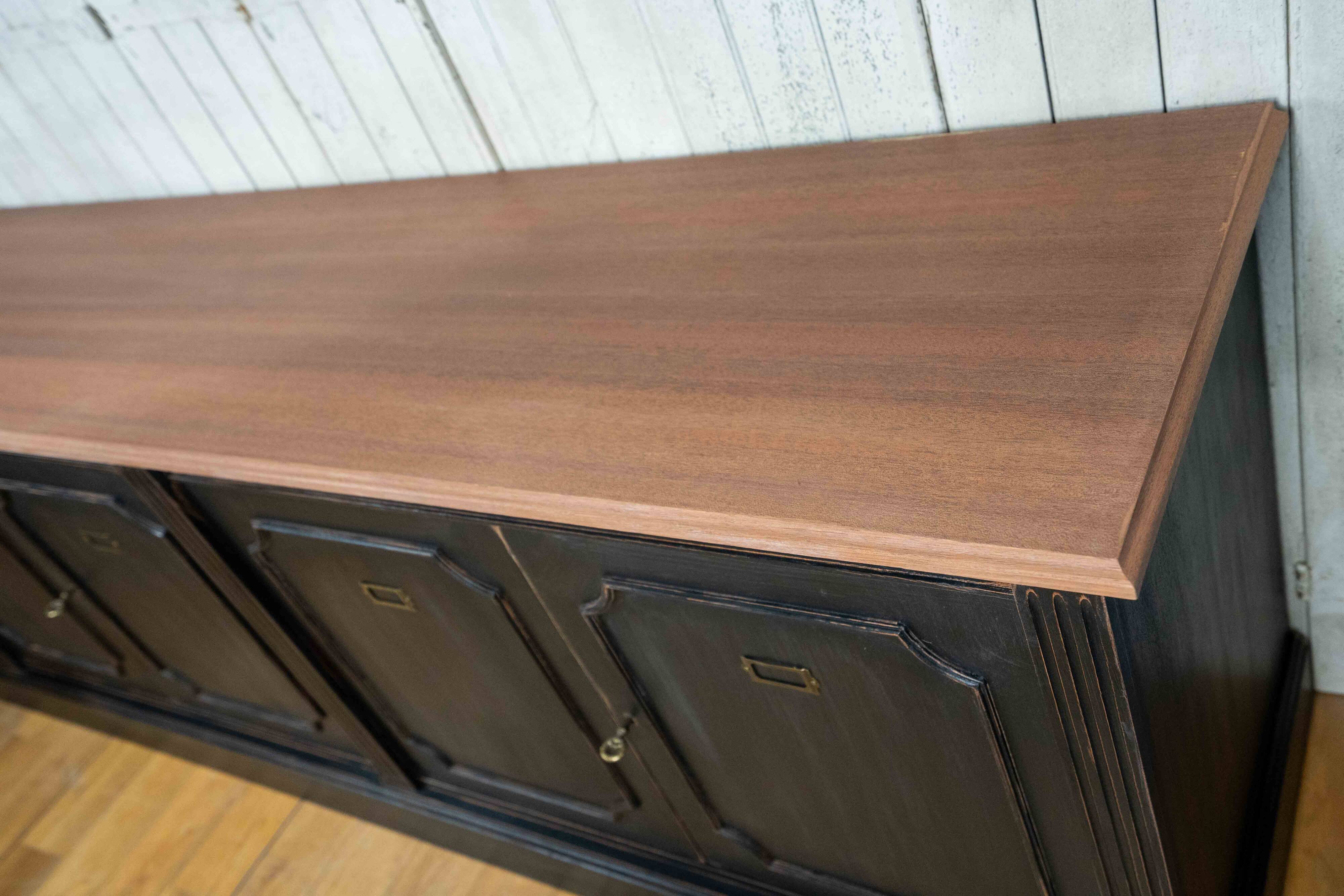 Long buffet restyled