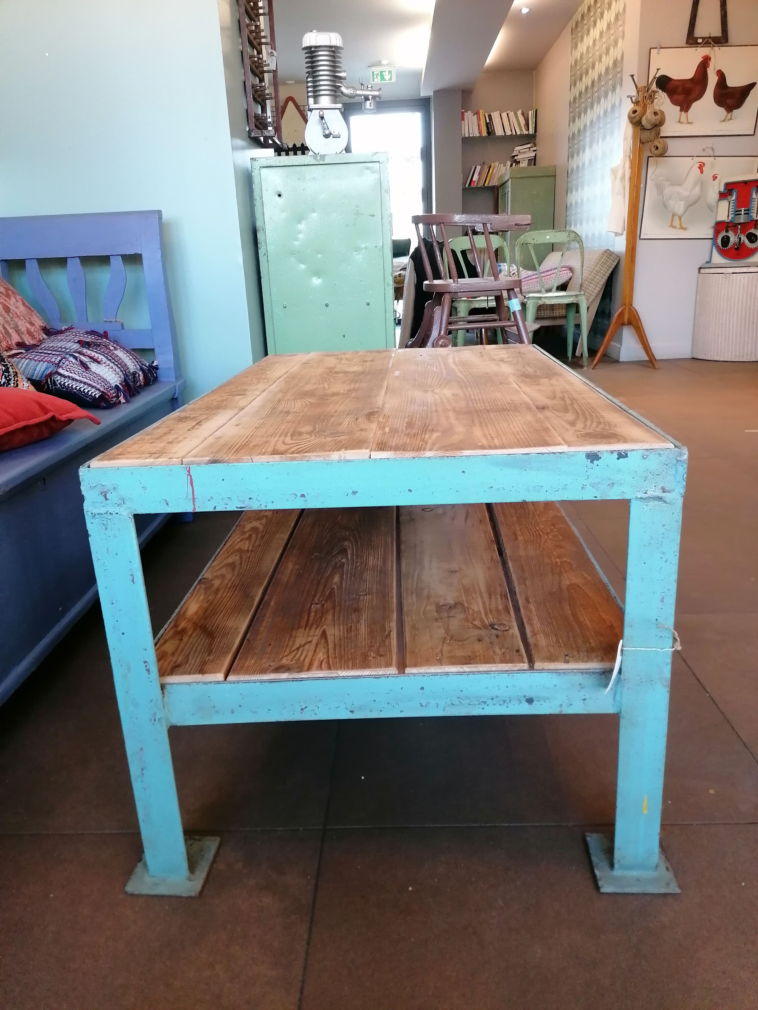 Table basse vintage, déco loft ou industrielle, bois et métal