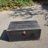 old large wooden trunk / vintage