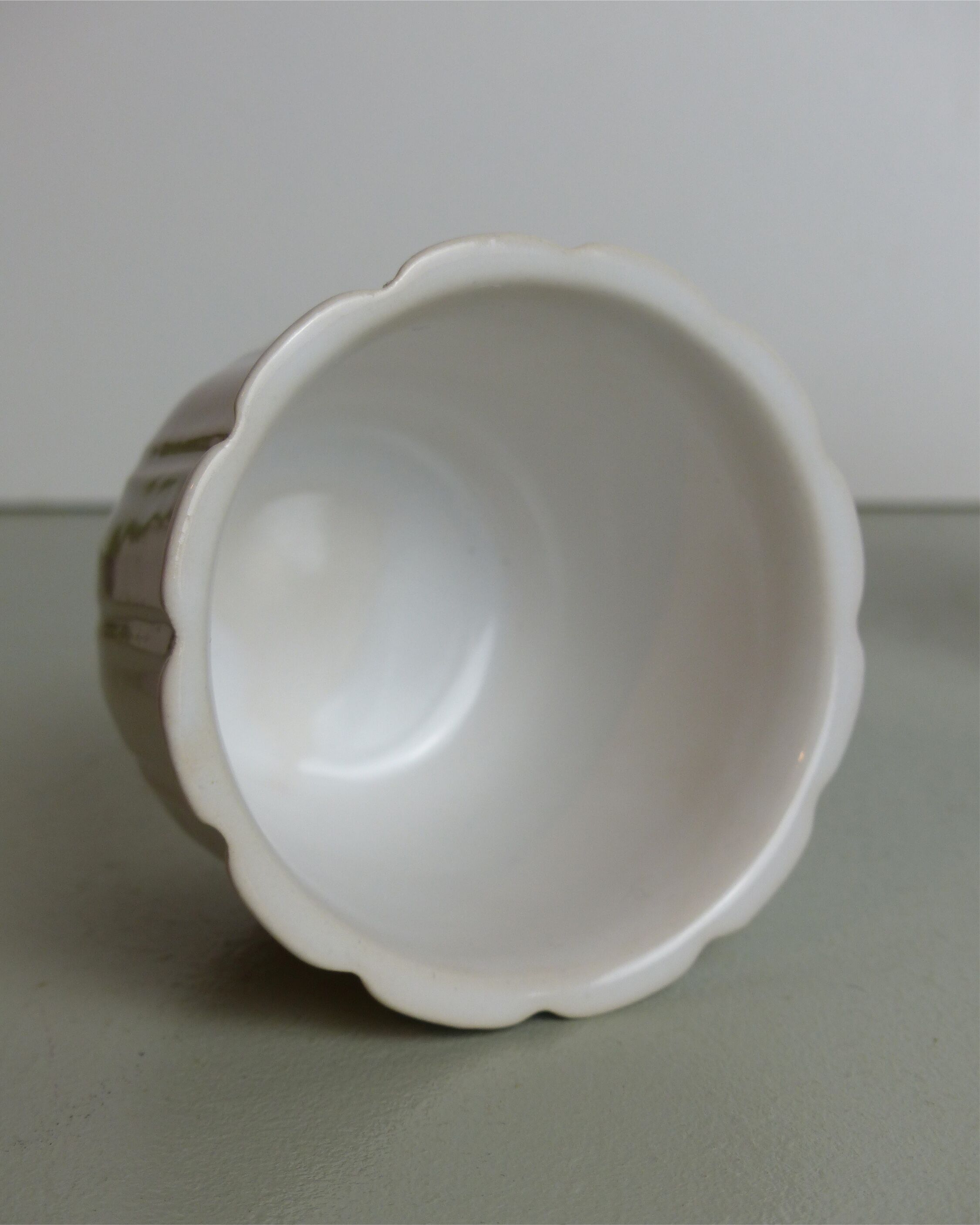 Set of 4 white ceramic cups