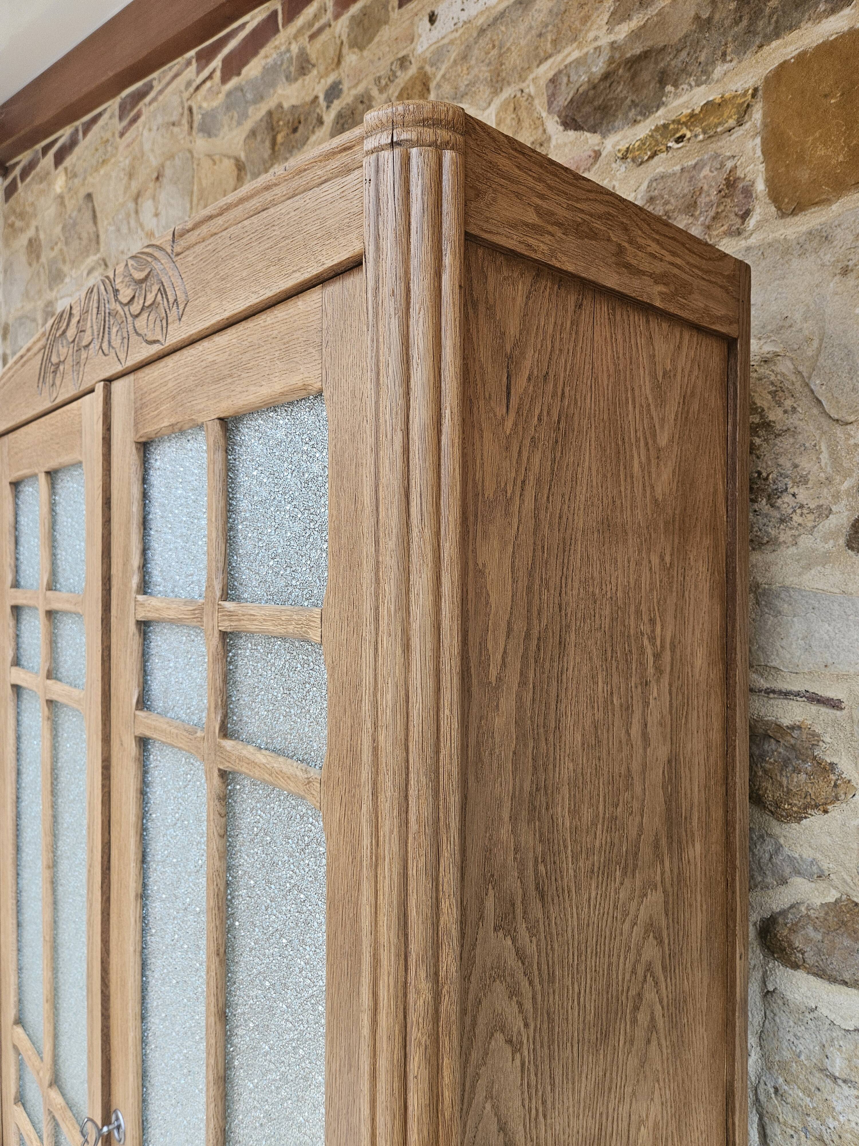 Art Deco display cabinet from Paris