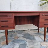 Scandinavian double-sided desk