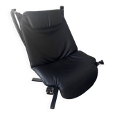 Fauteuil falcon cuir par Sigurd Russell