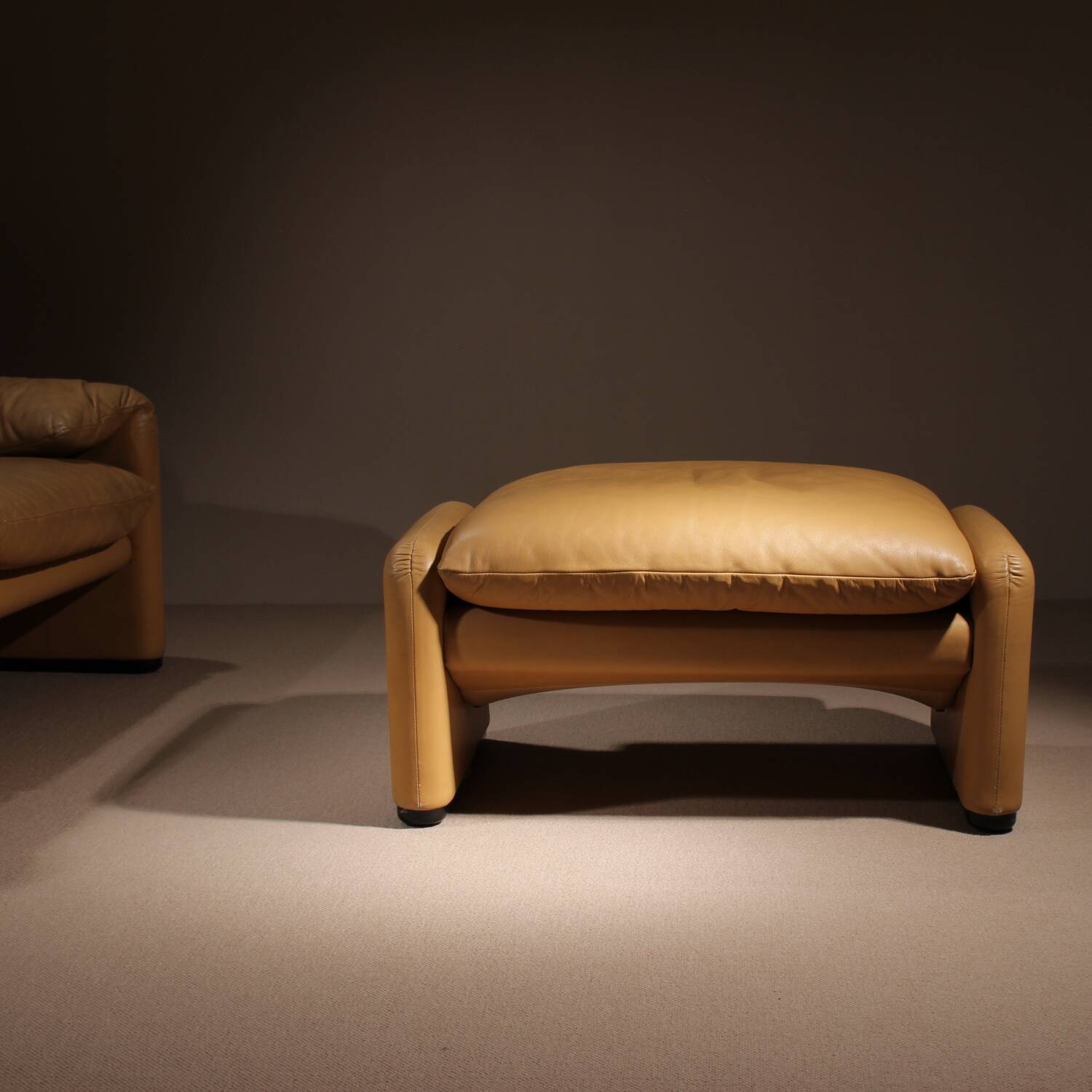 Leather Ottoman ‚Maralunga‘ by Vico Magistretti for Cassina | Italy 1973