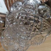 Beurrier ancien en verre taillé