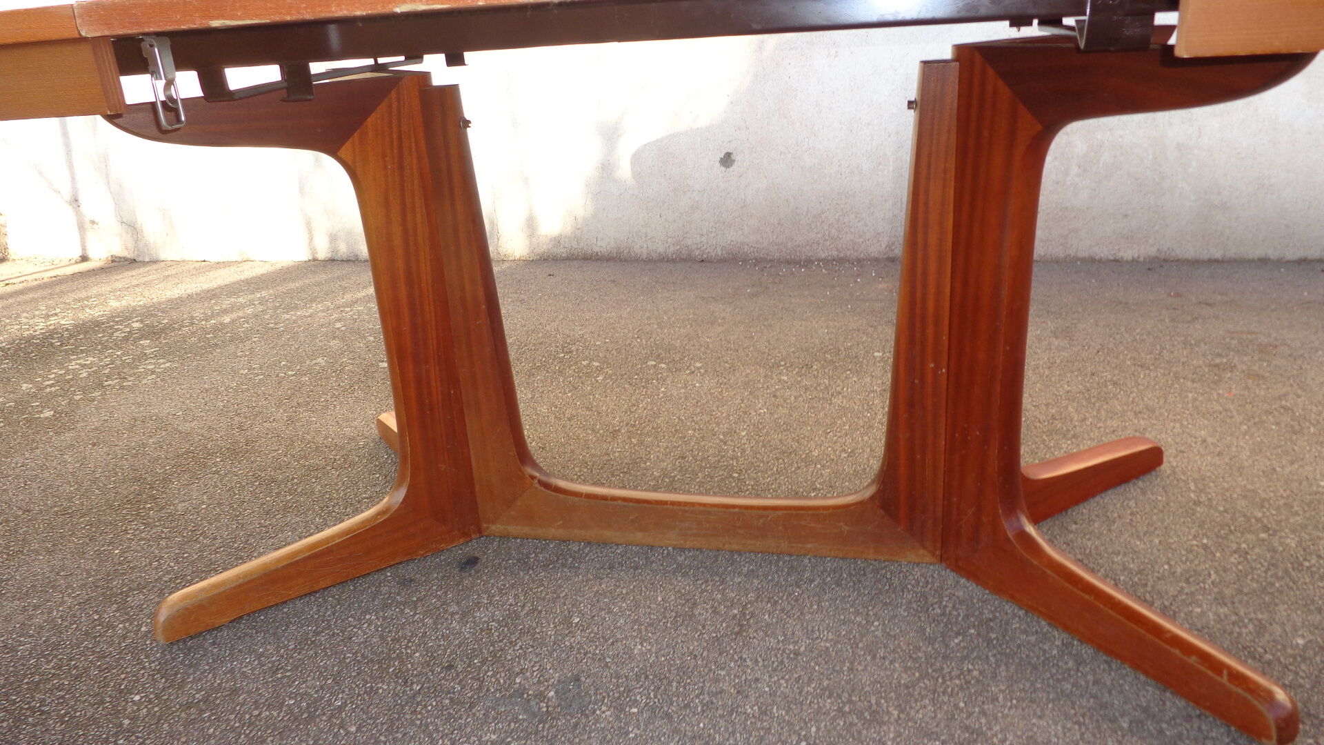 Expandable Baumann Table