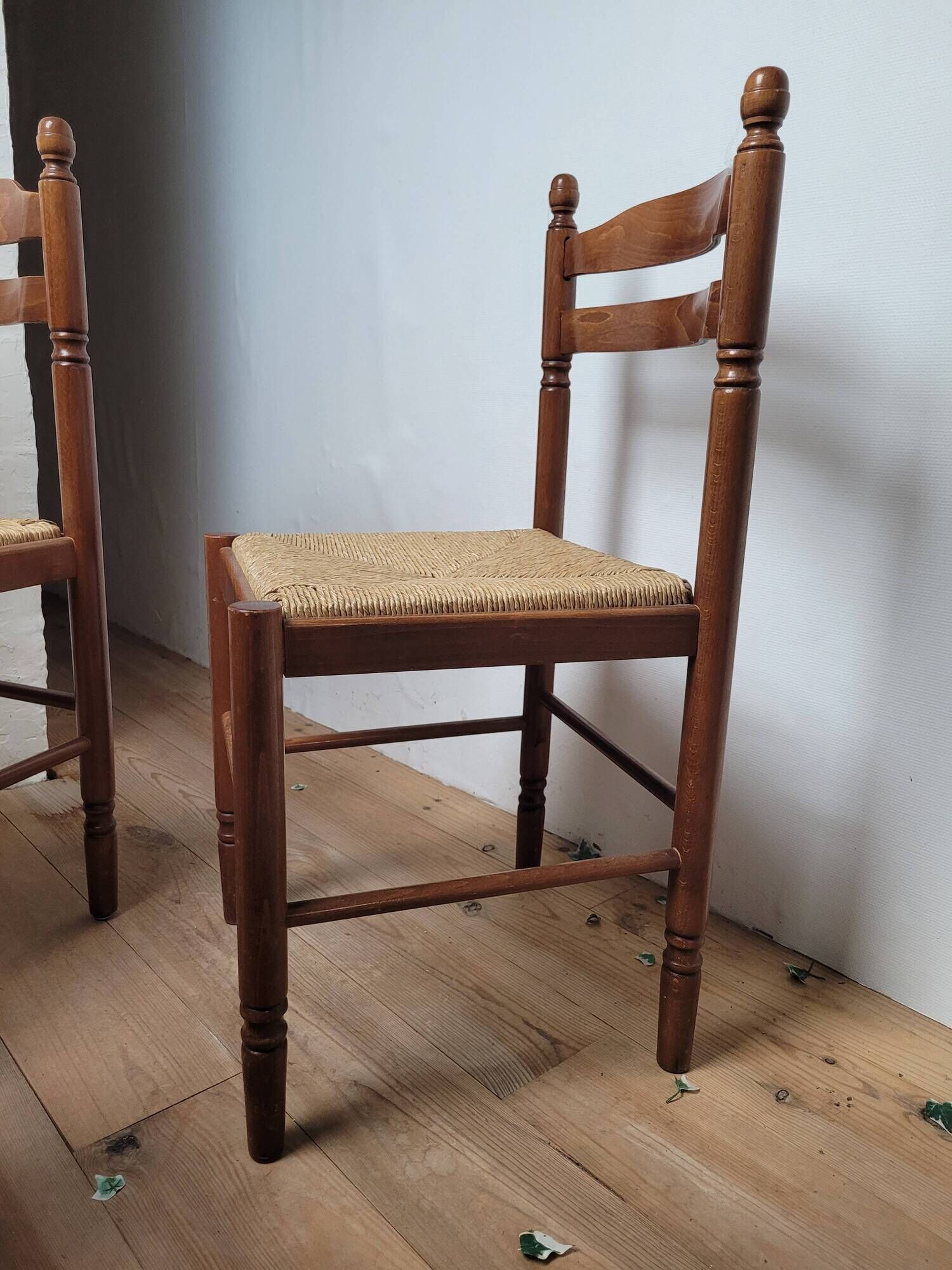 Set of 4 dining chairs