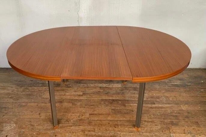 Round table with teak extension design Pierre Guariche edition Huchers Minvielle 1960