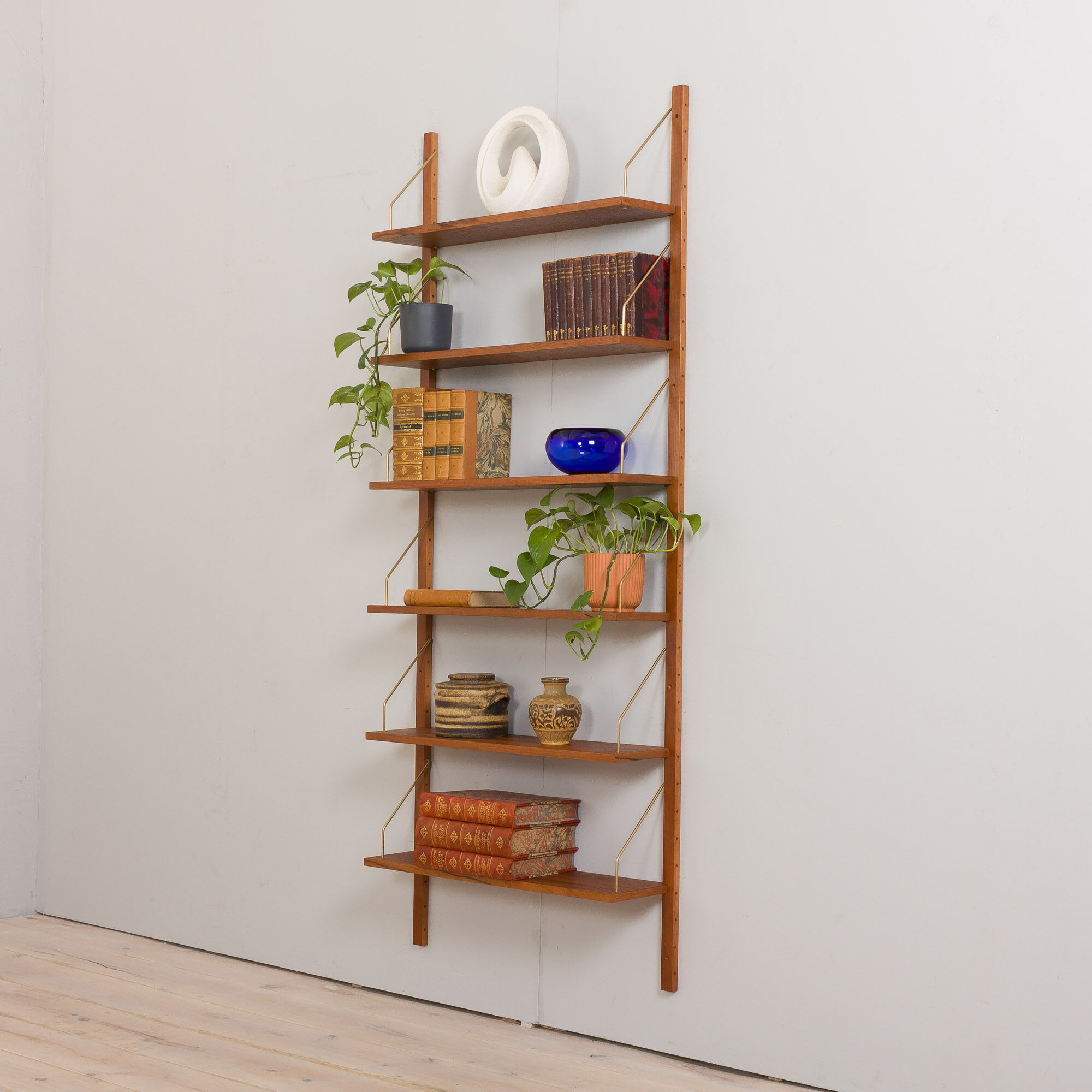 Danish wall unit in teak - modular shelving system 6 shelves