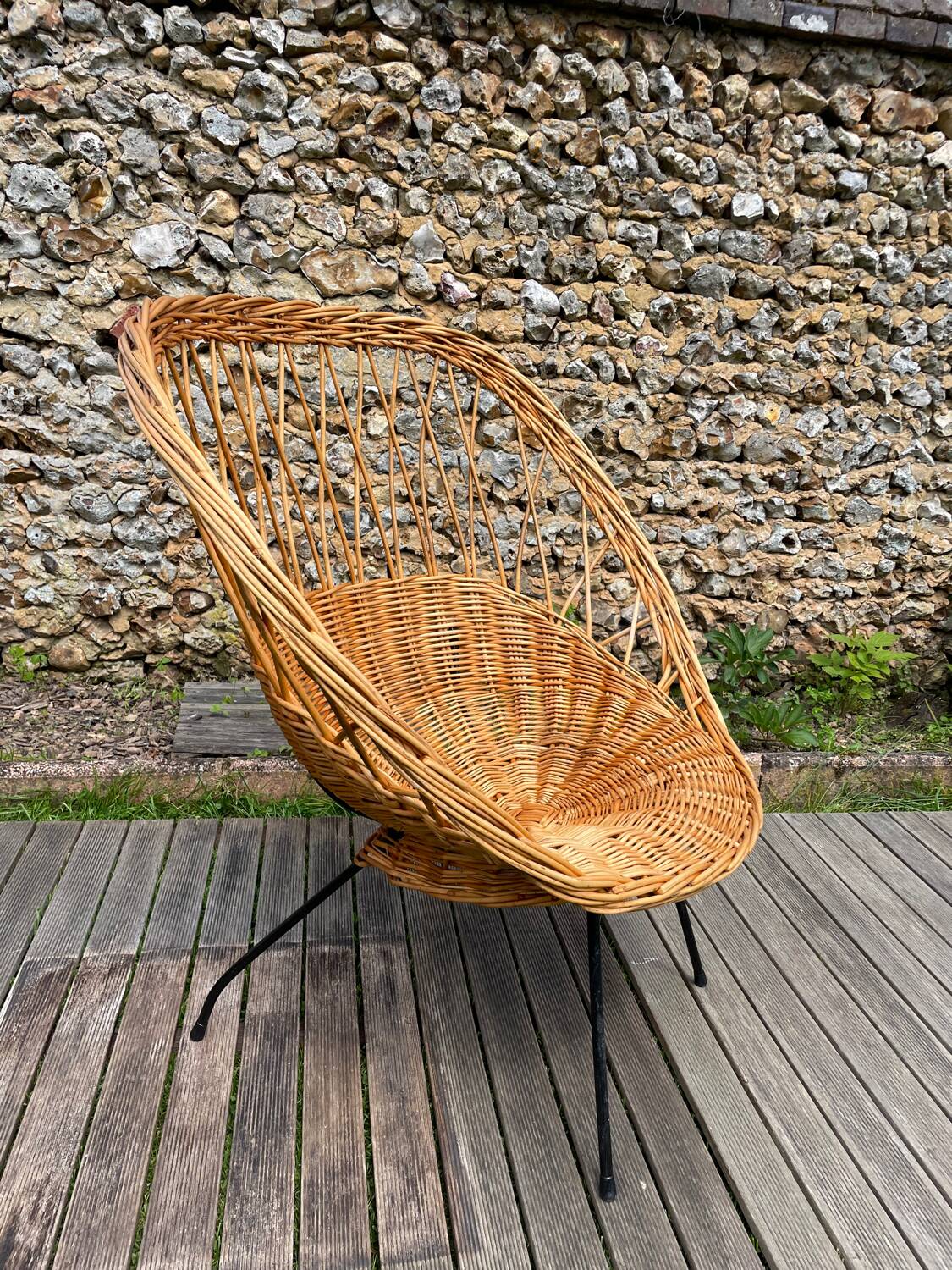 Vintage rattan armchair 50-60 black metal legs