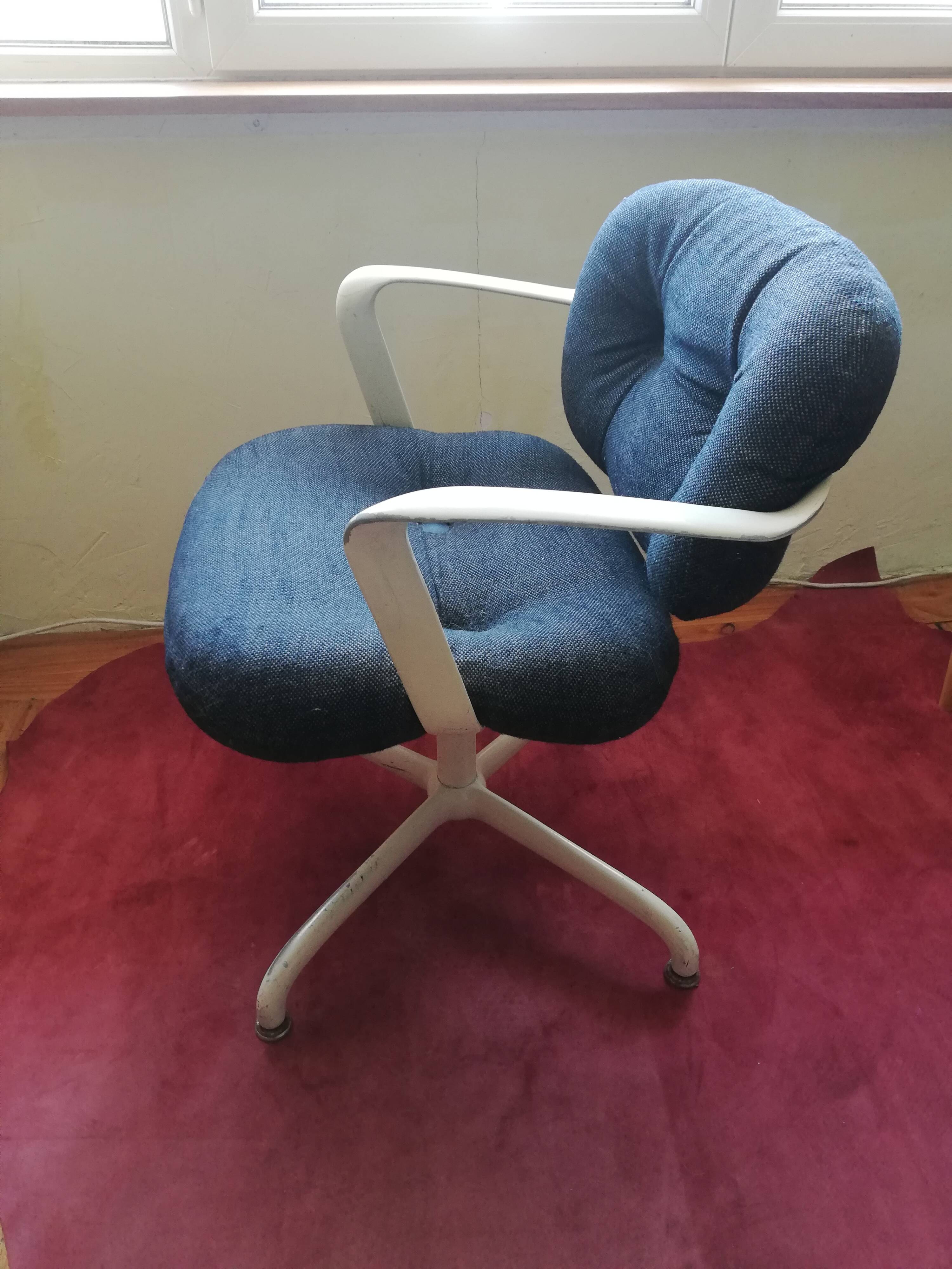 Knoll International Chair by Morisson and Hannah